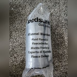 NIP Bedsure Grey Fleece lightweight Blanket 50x60